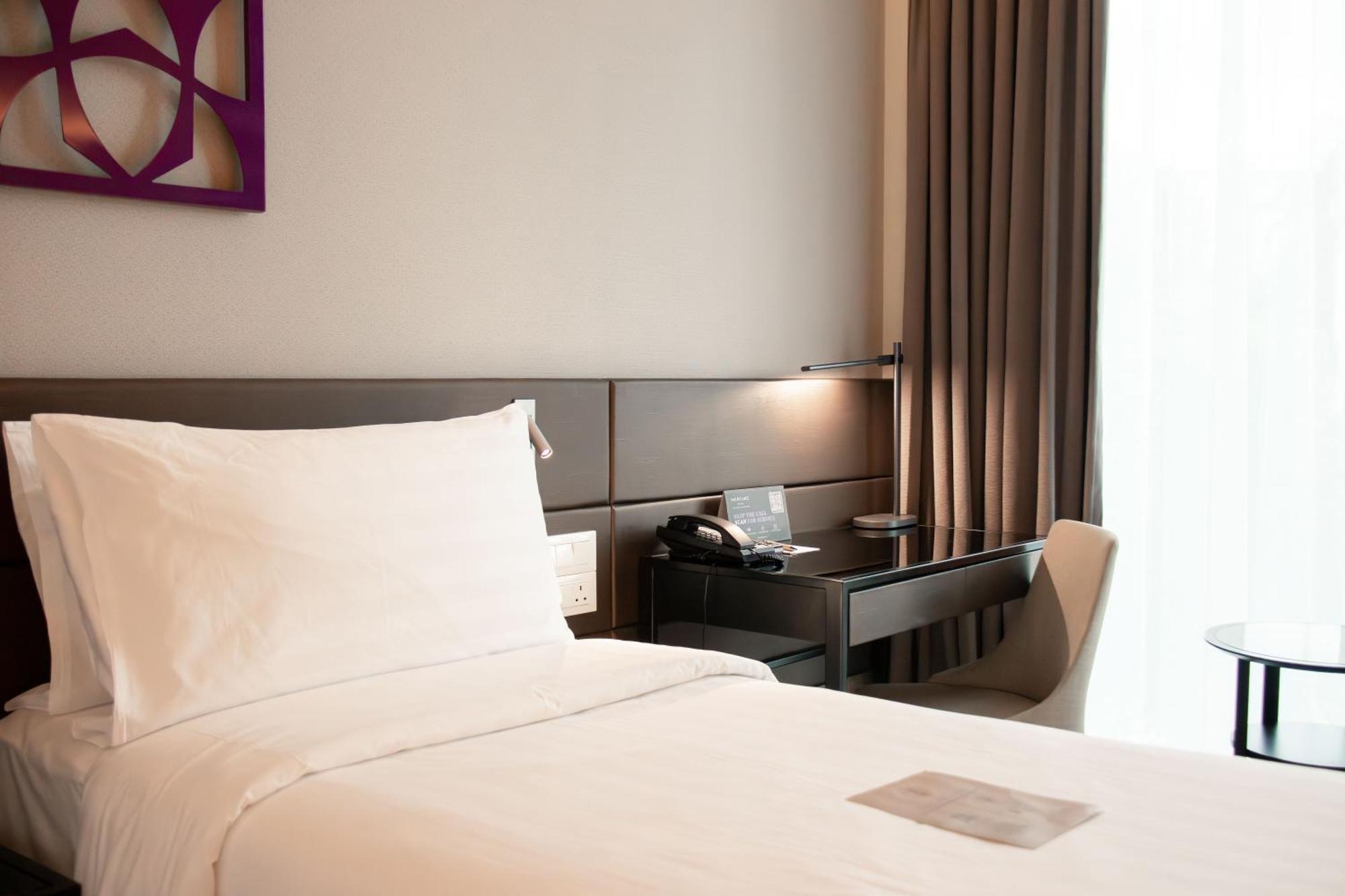 Mercure Singapore On Stevens Экстерьер фото